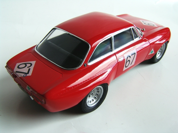 Gunze Sangyo Alfa Romeo 2000 GTAm